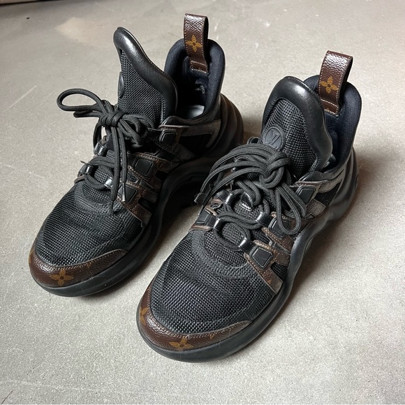 AUTHENTIC LV Archlight Sneaker - Picture 6 of 8